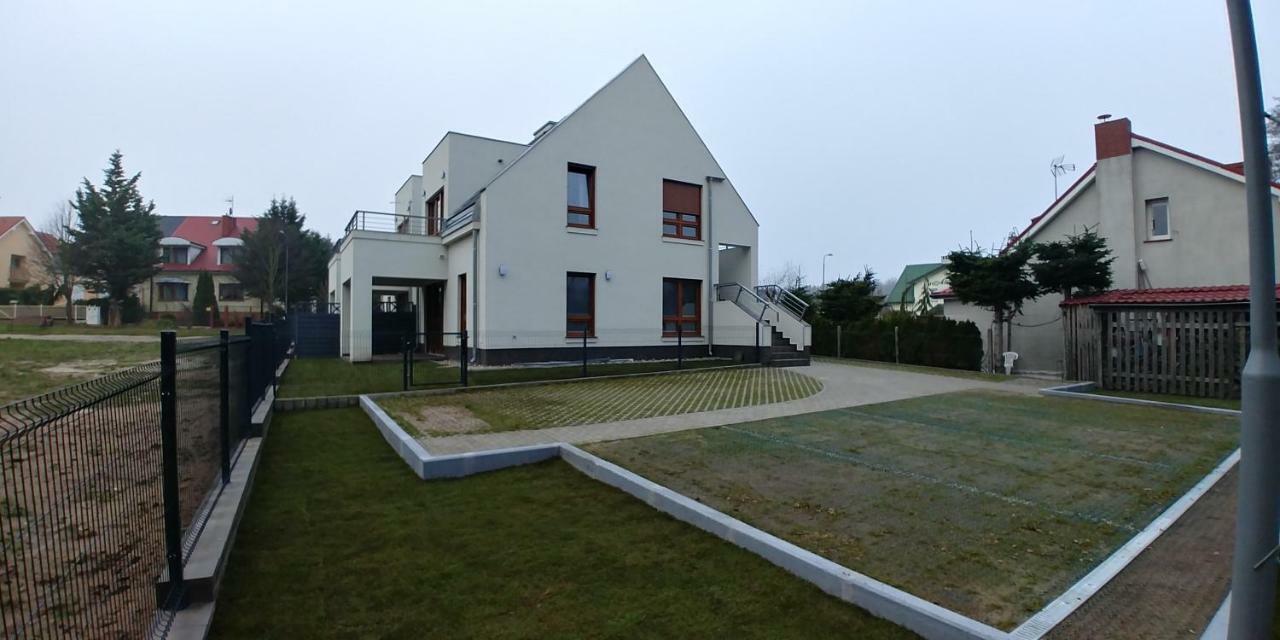Apartament z ogródkiem Trzęsacz Exterior foto