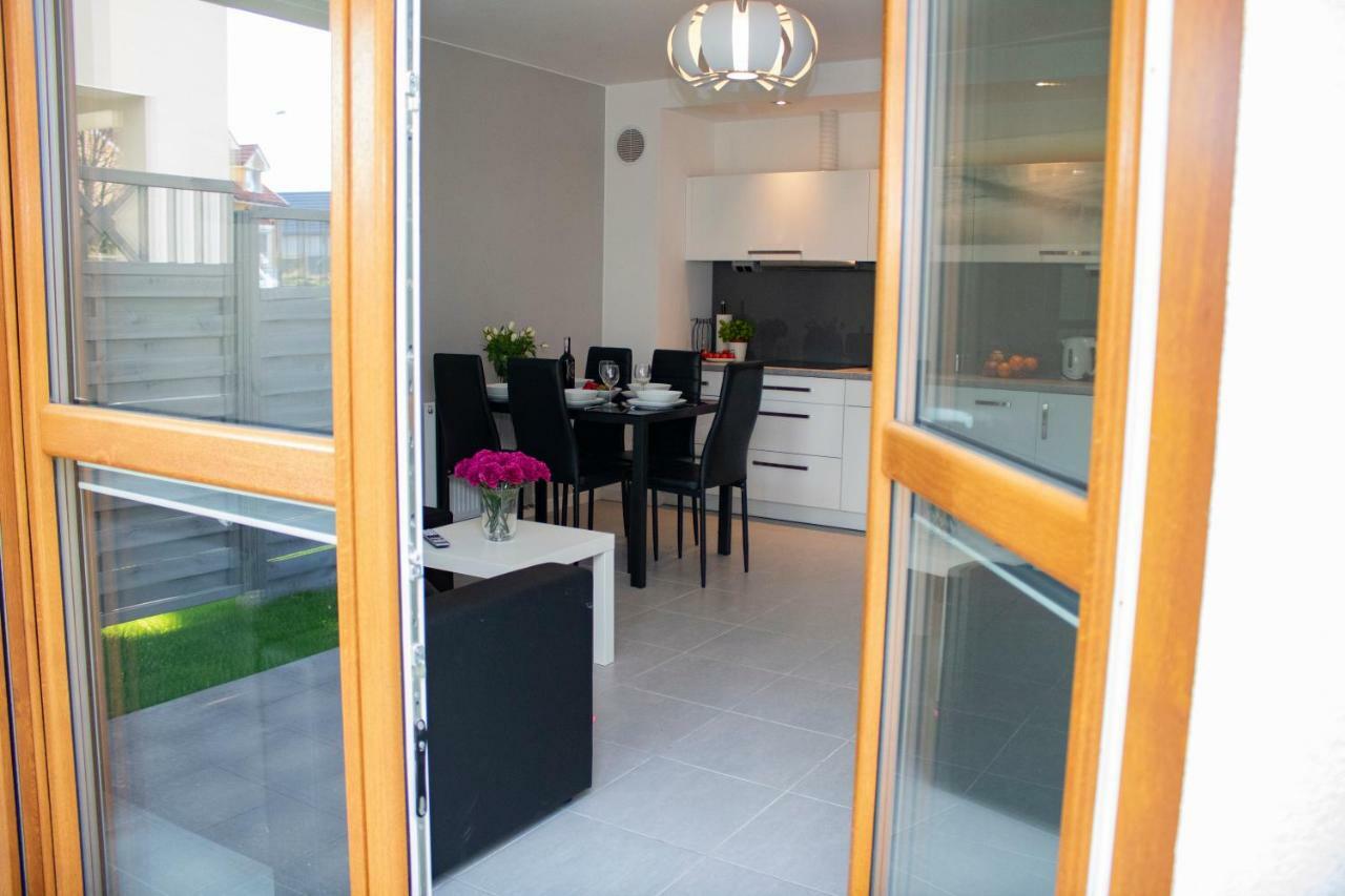 Apartament z ogródkiem Trzęsacz Exterior foto